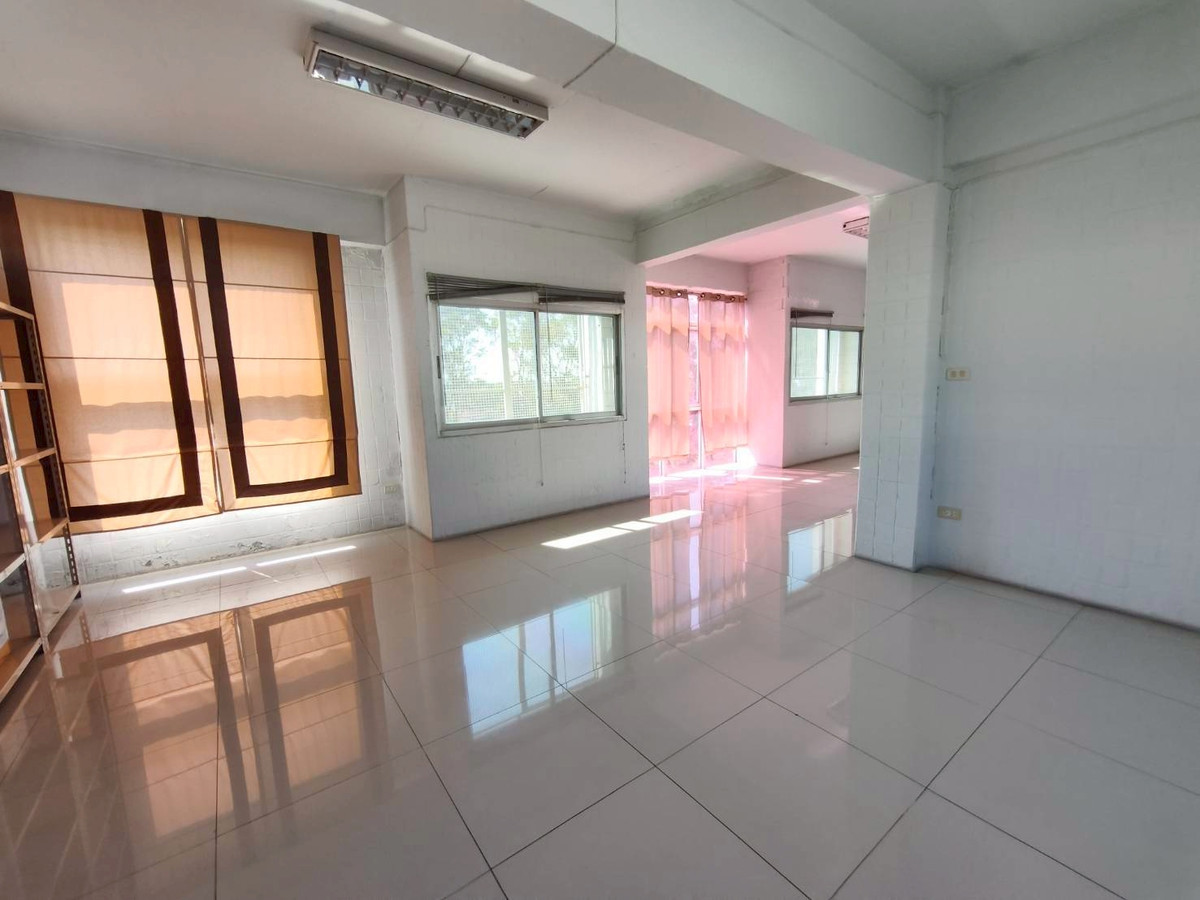 ขายโรงงานปทุมธานี รังสิต ธรรมศาสตร์ : 💖💖ขายมินิแฟคตอรี่สำหรับ SME หน้ากว้าง 15 เมตร ยาว45 เมตร, ทิศใต้, พร้อม Forklift และอื่นๆ / สนใจสอบถามได้นะคะ Line ID = atfirm2010💖💖