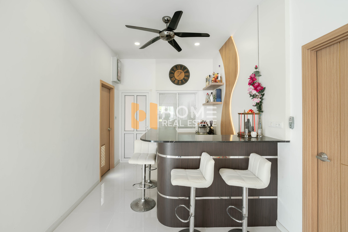 ขายบ้านพัทยา บางแสน ชลบุรี สัตหีบ : พูลวิลล่าพัทยา สวยเงียบสงบ ใกล้แหล่งท่องเที่ยว 🔥 ดุสิต พัทยา การ์เด้น 6 / 3 ห้องนอน (ขาย), Dusit Pattaya Garden 6 / 3 Bedrooms (FOR SALE) AM003