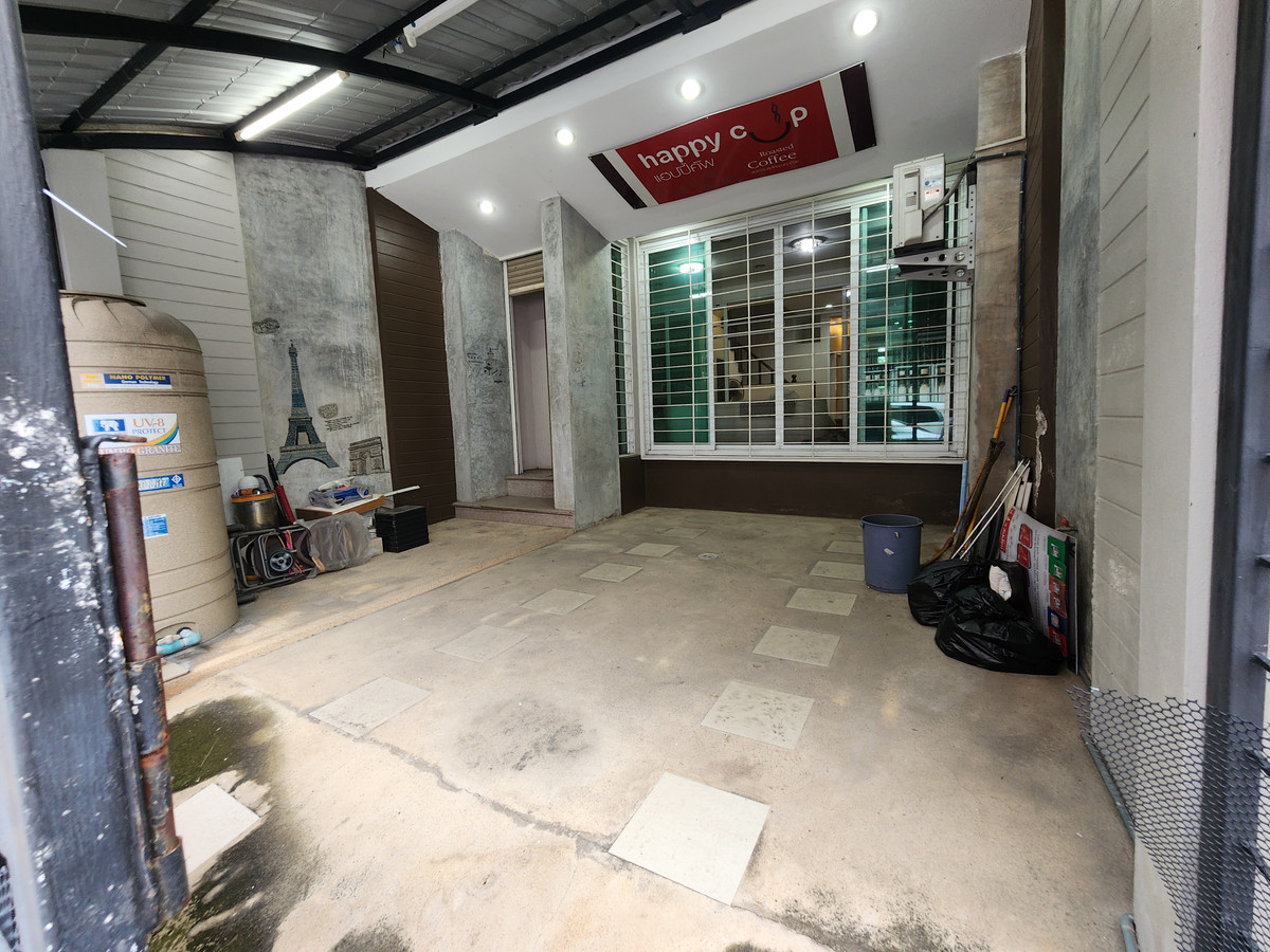 ขายทาวน์โฮมโชคชัย4 ลาดพร้าว71 : ขายทาวน์โฮม 3 ชั้น ลาดพร้าว – ทำเลโคตรเทพ! 160 ม. ถึง MRT ภาวนา ลาดพร้าว44  เหมาะทำโฮมออฟฟิต 