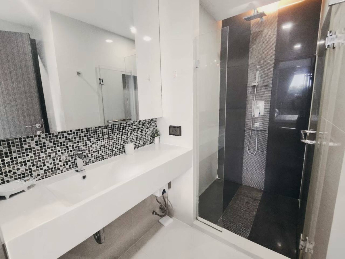 For RentCondoOnnut, Udomsuk : Rhythm Sukhumvit 44/1 for rent, 33,000 baht [MKr251203]