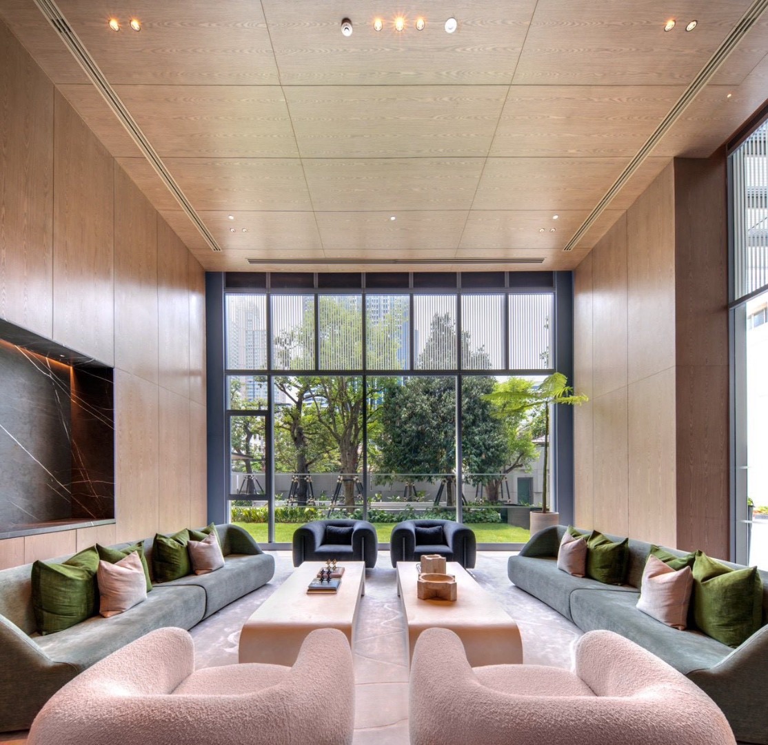 For RentCondoWitthayu, Chidlom, Langsuan, Ploenchit : 🔥For urgent rent🔥 Scope Langsuan, spacious room, pine tree view, fully furnished, ready to move in, near BTS Chidlom