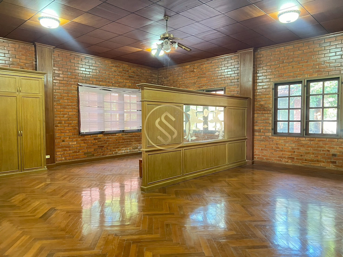 ให้เช่าบ้านปากช่อง เขาใหญ่ : ให้เช่า บ้านเดี่ยวบรรยากาศร่มรื่นเขาใหญ่ ตำบลหมูสี  ทำเลดี ทำการค้าเปิดคาเฟ่ได้ ใกล้ถนนธนรัตน์ พื้นที่ใช้สอยรวม 400 ตารางเมตร 