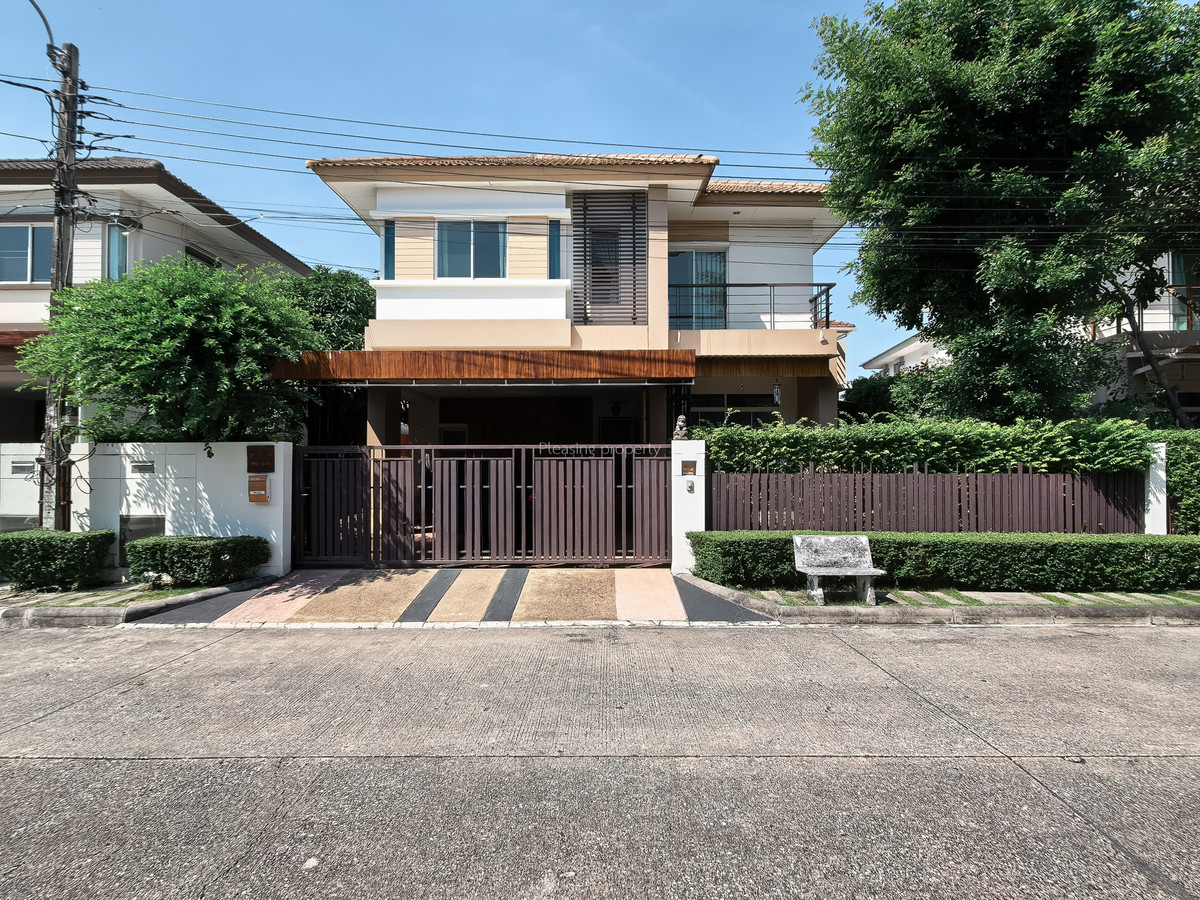 ขายบ้านนวมินทร์ รามอินทรา : บ้านเดี่ยวแสนสิริ 3 ห้องนอน  พร้อมระเบียงกว้างในสวน ใกล้แฟชั่นฯ