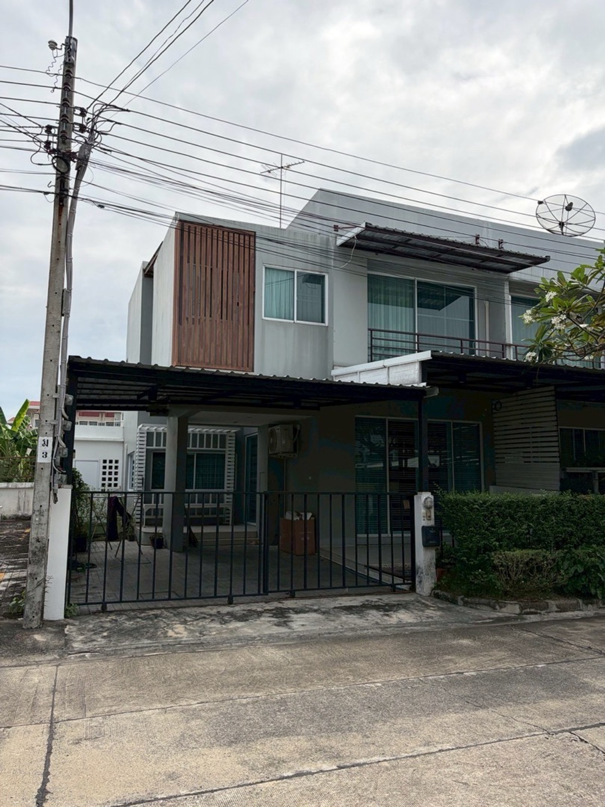 ให้เช่าทาวน์โฮมนวมินทร์ รามอินทรา : ให้เช่าทาวน์เฮาส์ หลังมุม🔥มบ.แฮปปี้โฮม ซ.101รามอินทรา🔥23ตรว🔥2ชั้น🔥3Bed🔥R412-1