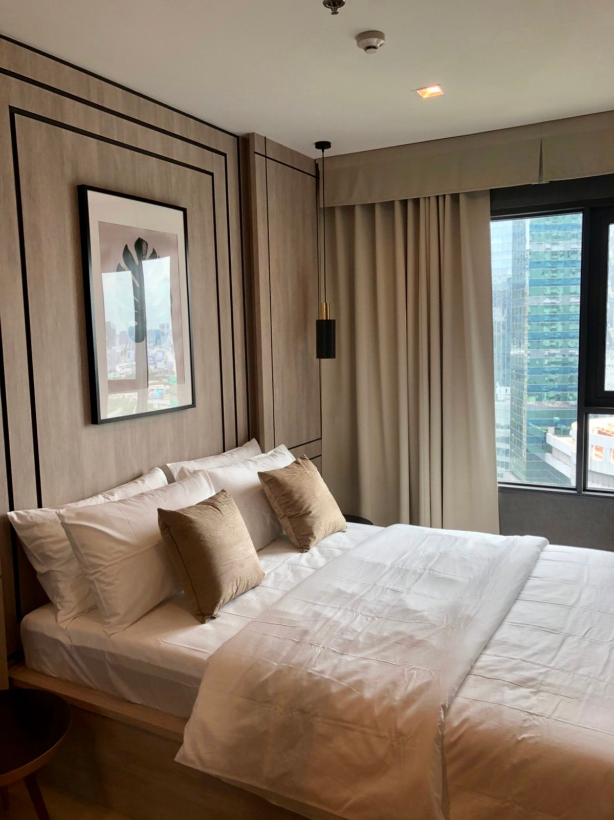 ให้เช่าคอนโดวิทยุ ชิดลม หลังสวน : ให้เช่า ไลฟ์ วัน  ไวร์เลส ห้องสวย ตกแต่งแนวลัคชู น่าอยู่มาก ใกล้ BTS เพลินจิต 