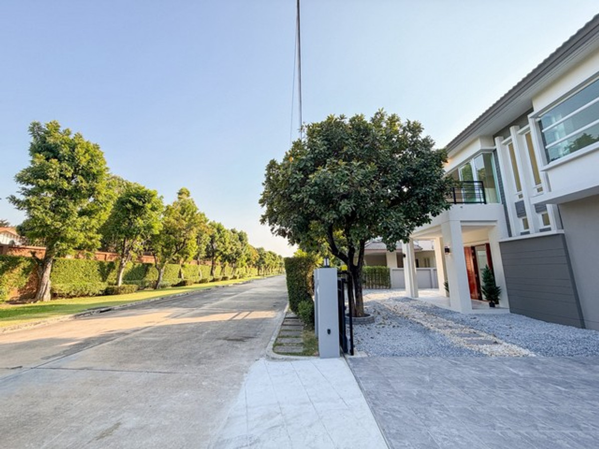 ขายบ้านพระราม 5 ราชพฤกษ์ บางกรวย : บางกอก บลูเลอวาร์ด ราชพฤกษ์-พระราม5-2  ติดถนนราชพฤกษ์ 💕หน้าบ้านไม่ชนใคร ✅รีโนเวทใหม่ทั้งหลัง