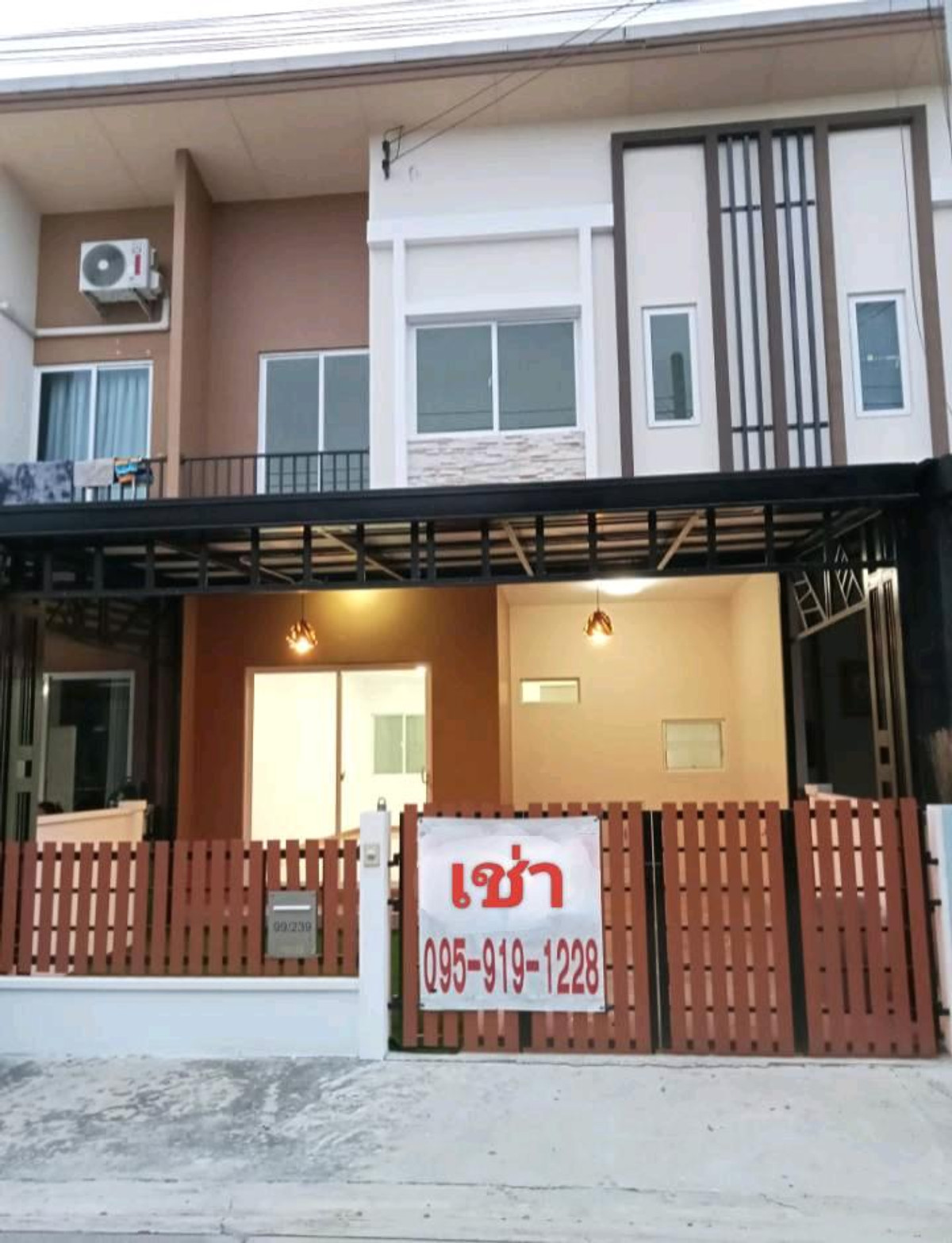 ให้เช่าทาวน์โฮมราษฎร์บูรณะ สุขสวัสดิ์ : ให้เช่า หมู่บ้าน พลีโน่ สุขสวัสดิ์-พระราม3