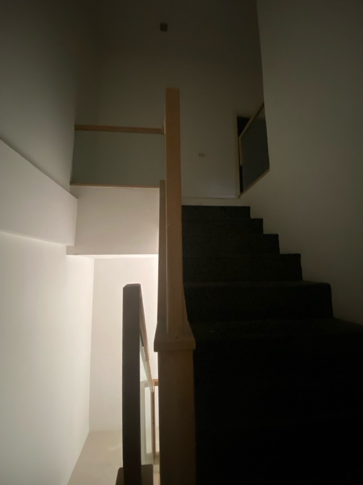 ขายทาวน์โฮมลาดพร้าว เซ็นทรัลลาดพร้าว : ขายด่วนครับ! ทาวน์โฮม4ชั้น 5นอน,5น้ำModern Luxury Town Home ลาดพร้าว-แยกรัชดา ใกล้สถานีรถไฟฟ้า&รถไฟฟ้าใต้ดิน( เหมาะทั้งพักอาศัย&ทำธุรกิจ )ทำเลชั้นในของกรุงเทพ-ย่านธุระกิจ การเดินทางสะดวก ใกล้ทางด่วน เดินทางเข้าใจกลางเมืองเอกมัย ทองหล่อ สุขุมวิ