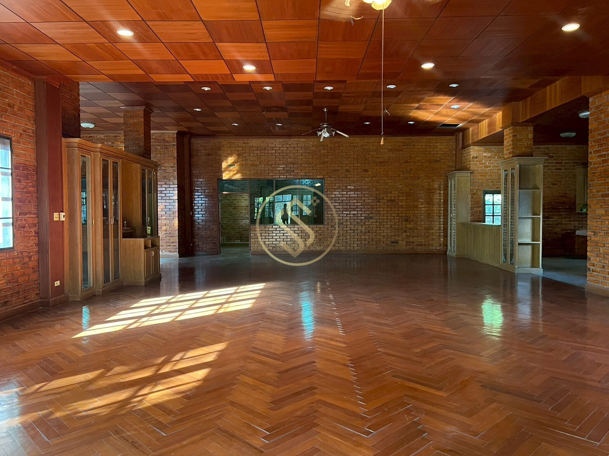 ให้เช่าบ้านปากช่อง เขาใหญ่ : ให้เช่า บ้านเดี่ยวบรรยากาศร่มรื่นเขาใหญ่ ตำบลหมูสี  ทำเลดี ทำการค้าเปิดคาเฟ่ได้ ใกล้ถนนธนรัตน์ พื้นที่ใช้สอยรวม 400 ตารางเมตร 