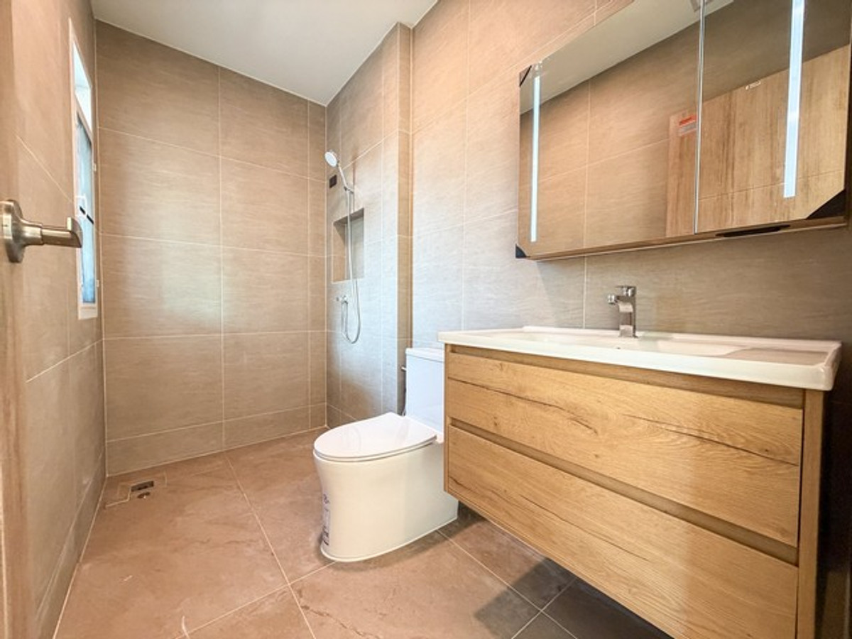 ขายบ้านพระราม 5 ราชพฤกษ์ บางกรวย : บางกอก บลูเลอวาร์ด ราชพฤกษ์-พระราม5-2  ติดถนนราชพฤกษ์ 💕หน้าบ้านไม่ชนใคร ✅รีโนเวทใหม่ทั้งหลัง