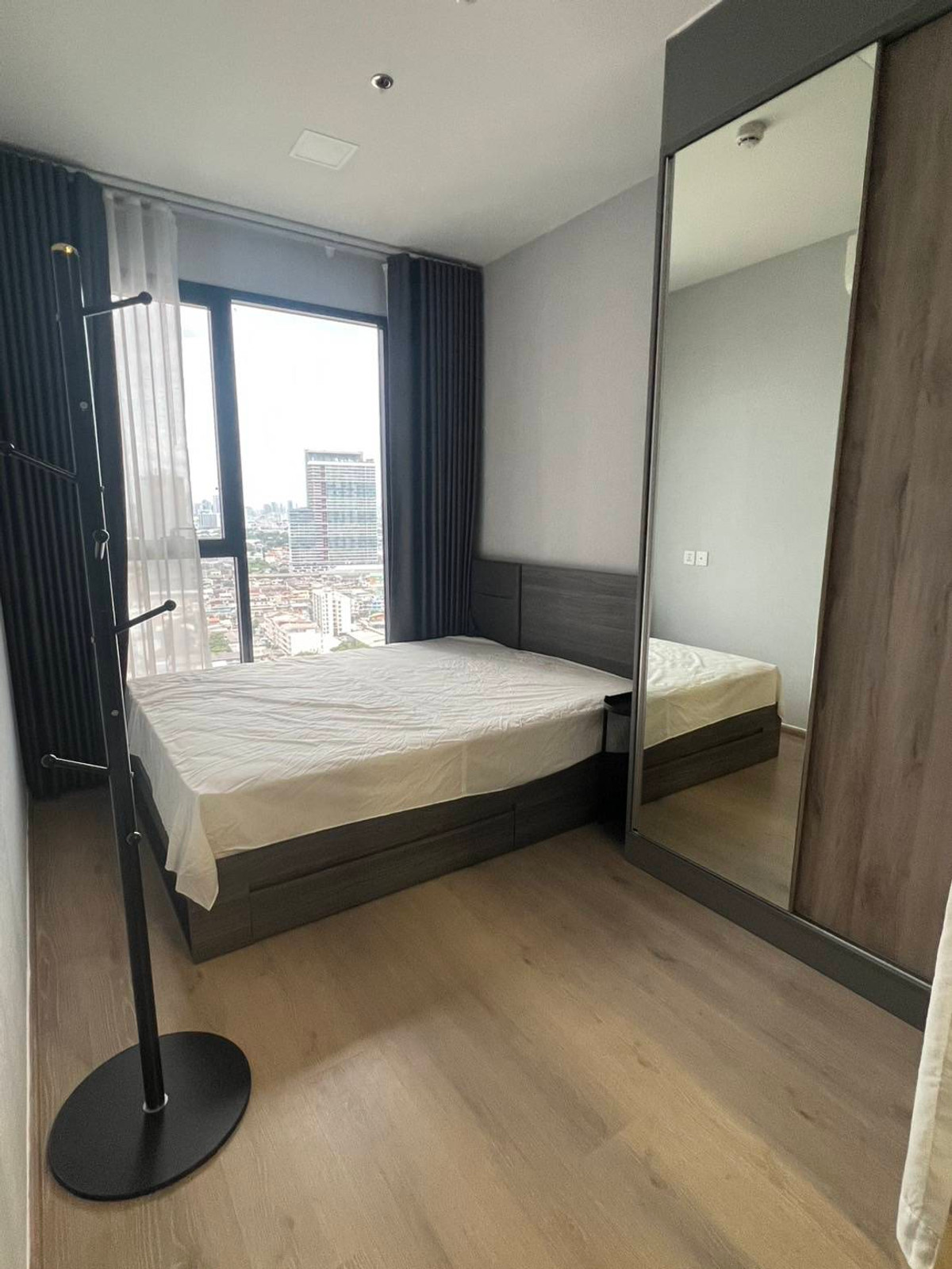 For RentCondoBang Sue, Wong Sawang, Tao Pun : For rent very cheap!! The Privacy Condo, Tao Poon Interchange, fully furnished, ready to move in, near MRT Tao Poon Interchange.