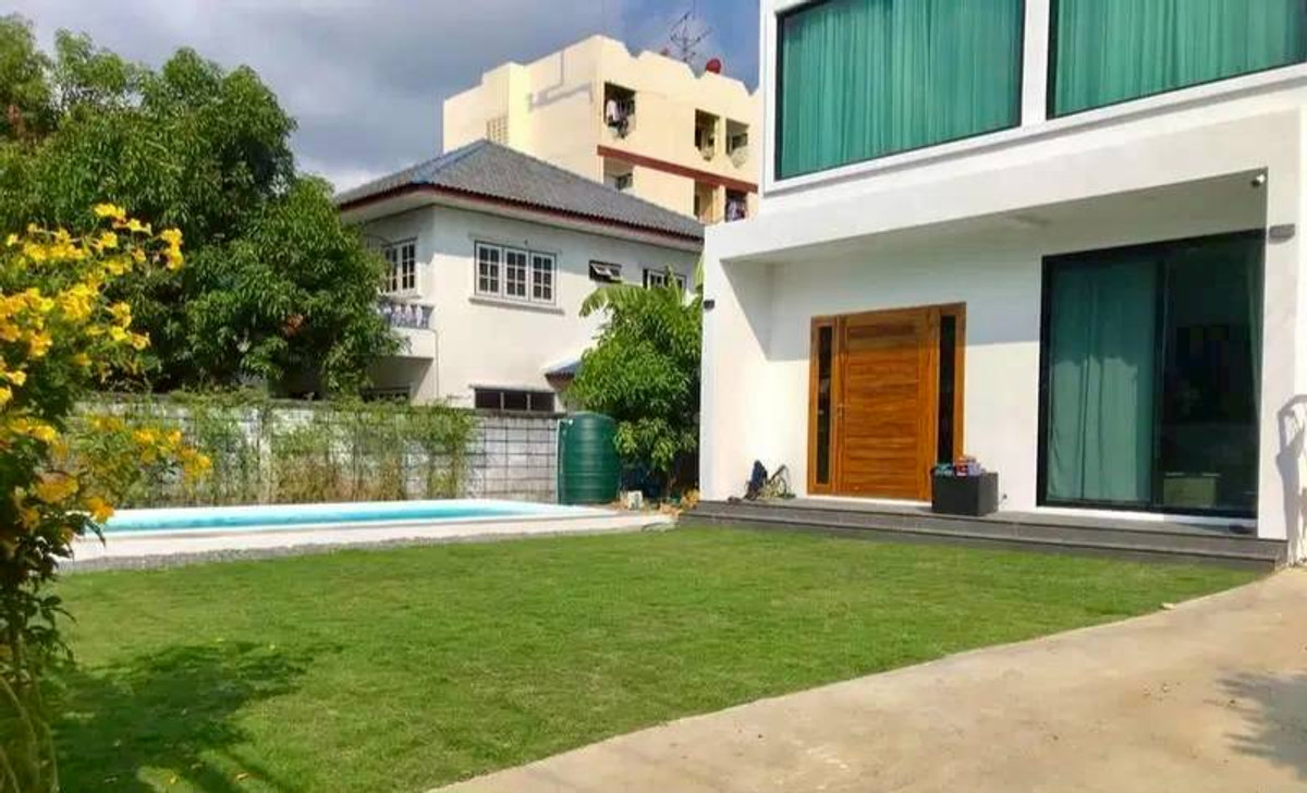 ให้เช่าบ้านอ่อนนุช อุดมสุข : ให้เช่าบ้านเดี่ยว2ชั้น พร้อมสระว่ายน้ำ Soi Udomsuk 42 (Sukhumvit 103)