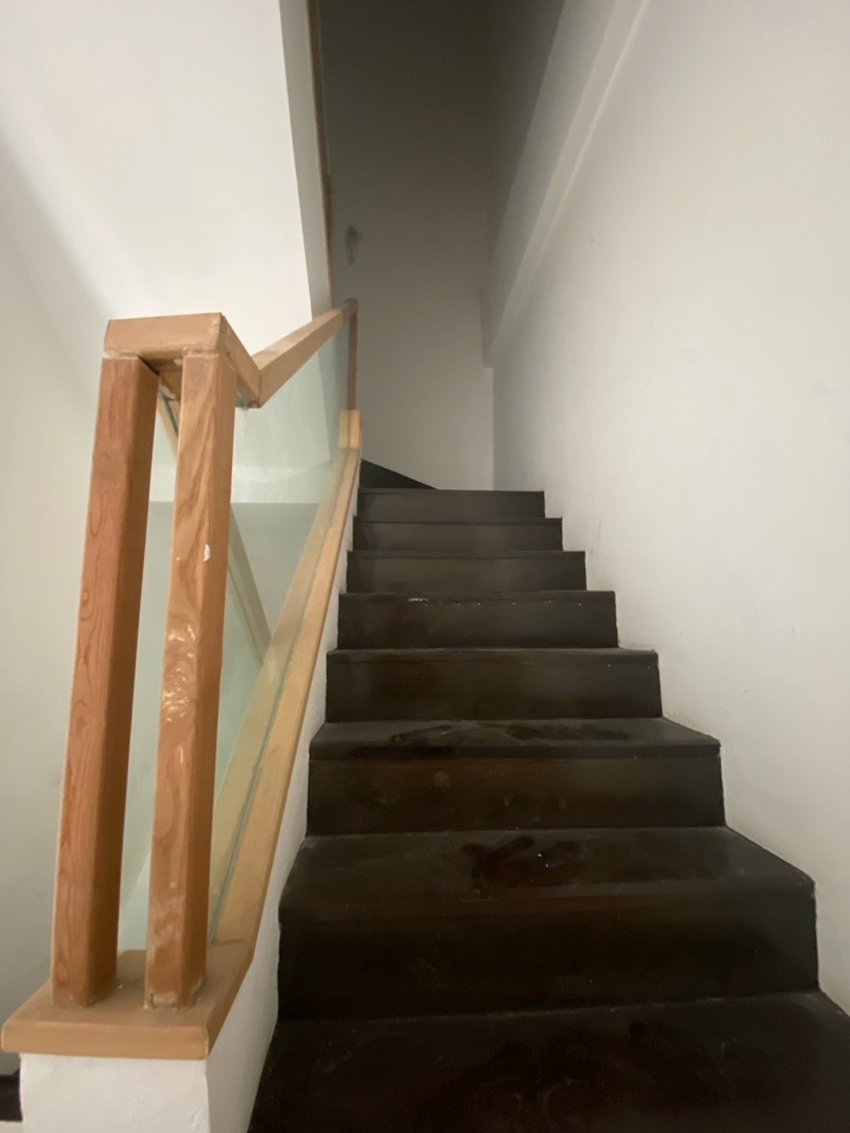 ขายทาวน์โฮมลาดพร้าว เซ็นทรัลลาดพร้าว : ขายด่วนครับ! ทาวน์โฮม4ชั้น 5นอน,5น้ำModern Luxury Town Home ลาดพร้าว-แยกรัชดา ใกล้สถานีรถไฟฟ้า&รถไฟฟ้าใต้ดิน( เหมาะทั้งพักอาศัย&ทำธุรกิจ )ทำเลชั้นในของกรุงเทพ-ย่านธุระกิจ การเดินทางสะดวก ใกล้ทางด่วน เดินทางเข้าใจกลางเมืองเอกมัย ทองหล่อ สุขุมวิ