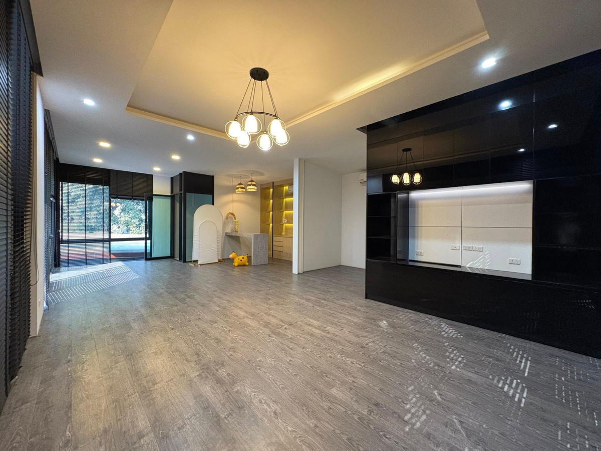 For RentOfficeBangna, Bearing, Lasalle : Office building for rent at Sukhumvit 105 Lasalle ( SPSEVE1480 )