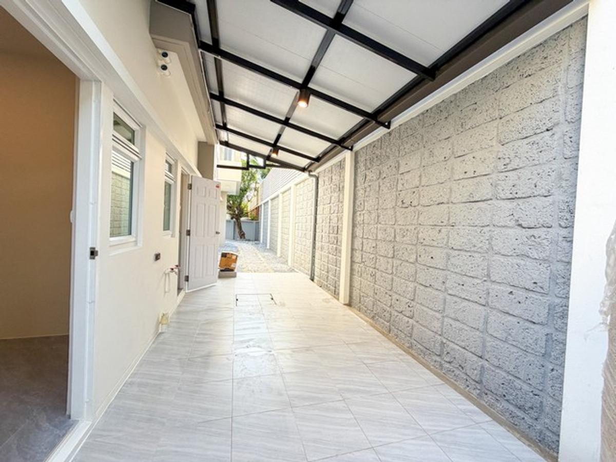 ขายบ้านพระราม 5 ราชพฤกษ์ บางกรวย : บางกอก บลูเลอวาร์ด ราชพฤกษ์-พระราม5-2  ติดถนนราชพฤกษ์ 💕หน้าบ้านไม่ชนใคร ✅รีโนเวทใหม่ทั้งหลัง