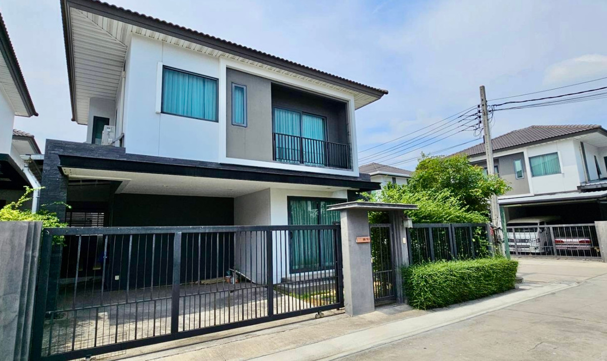 ขายบ้านสมุทรปราการ สำโรง : ขายบ้านแฝด 2 ชั้น Britania Srinakarin ทำเลศักยภาพ ใกล้วัดหนามแดง สมุทรปราการ  ใกล้ BTS ศรีด่าน และเมกะบางนา