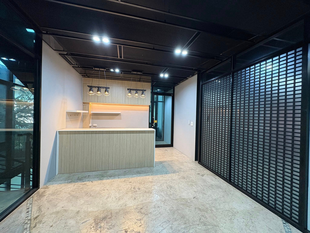 For RentOfficeBangna, Bearing, Lasalle : Office building for rent at Sukhumvit 105 Lasalle ( SPSEVE1480 )