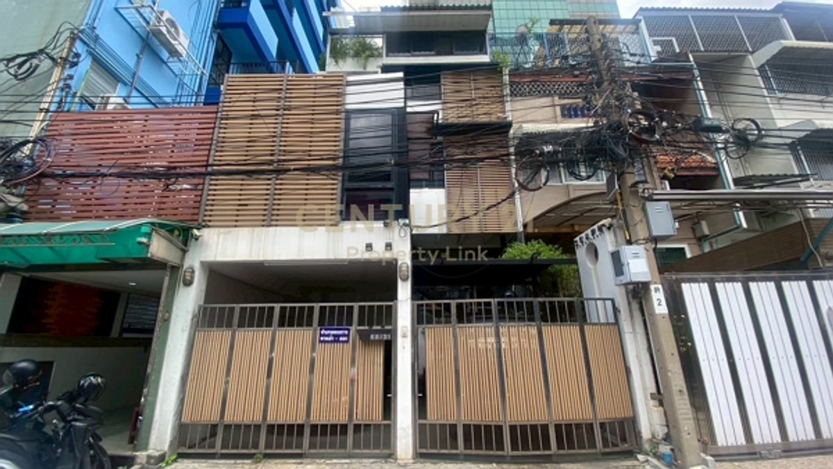 Shop HouseSilom, Saladaeng, Bangrak : 4-Storey Commercial Building. The Absolute Core Location. A Rare Item in the CBD that is virtually impossible to find anymore. No.62-CB-68019