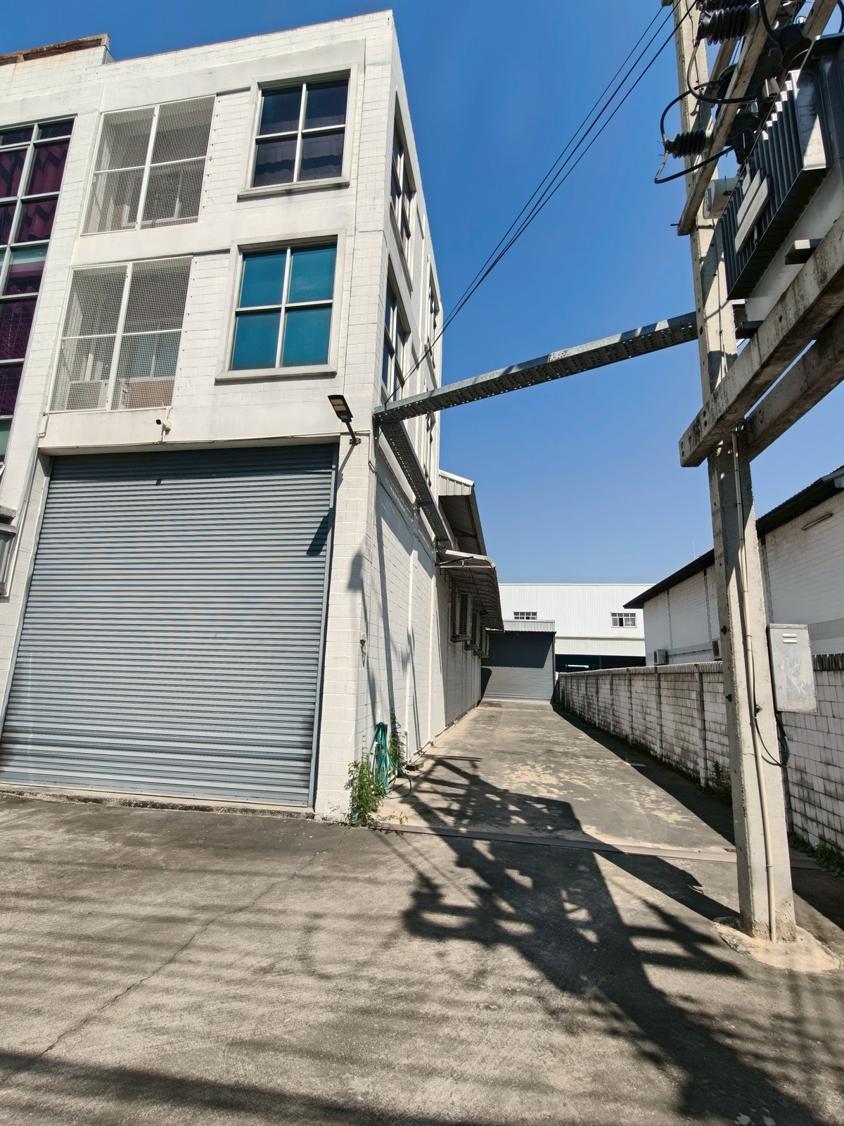 ขายโรงงานปทุมธานี รังสิต ธรรมศาสตร์ : 💖💖ขายมินิแฟคตอรี่สำหรับ SME หน้ากว้าง 15 เมตร ยาว45 เมตร, ทิศใต้, พร้อม Forklift และอื่นๆ / สนใจสอบถามได้นะคะ Line ID = atfirm2010💖💖