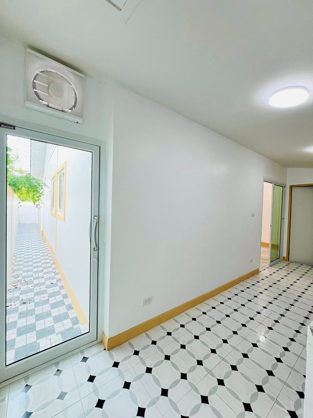 For SalePattaya, Bangsaen, Chonburi : LT Village 10/2 / 2 Bedrooms (For Sale), LT Village 10/2 / 2 Bedrooms (FOR SALE) BEWN002