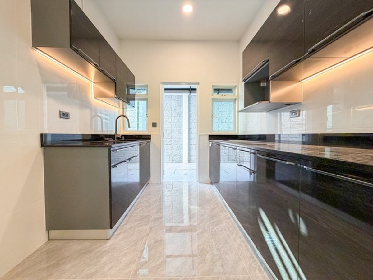 ขายบ้านพระราม 5 ราชพฤกษ์ บางกรวย : บางกอก บลูเลอวาร์ด ราชพฤกษ์-พระราม5-2  ติดถนนราชพฤกษ์ 💕หน้าบ้านไม่ชนใคร ✅รีโนเวทใหม่ทั้งหลัง