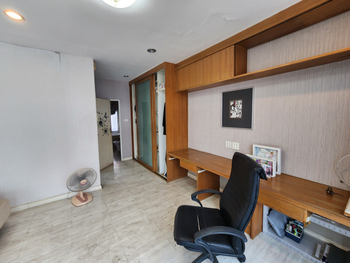 ขายทาวน์โฮมโชคชัย4 ลาดพร้าว71 : ขายทาวน์โฮม 3 ชั้น ลาดพร้าว – ทำเลโคตรเทพ! 160 ม. ถึง MRT ภาวนา ลาดพร้าว44  เหมาะทำโฮมออฟฟิต 