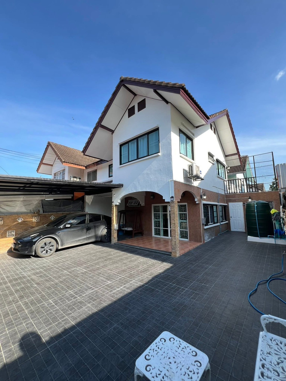 For RentTownhomePathum Thani,Rangsit, Thammasat : ME2500306 2-story twin house for rent, Wang Thong River Park Village, easy travel, near Don Mueang Airport.