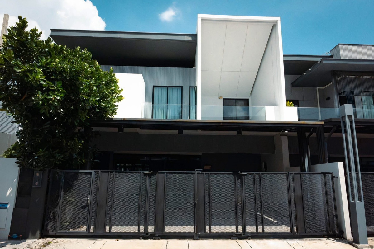 บ้านบางนา แบริ่ง ลาซาล : ขาย/เช่า  Vive Bangna km.7  บ้าน Super Luxury บ้านดีไซน์หรู โปร่ง โล่ง สว่าง อยู่สบายในทุกมุม ราคาดี