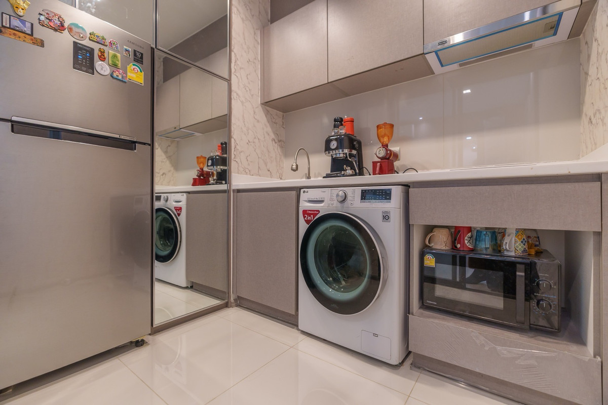 ให้เช่าคอนโดพระราม 9 เพชรบุรีตัดใหม่ RCA : 🔥ให้เช่าด่วน🔥ไลฟ์ อโศก - พระราม 9  วิวเมือง + Airport Rail Link  เฟอร์นิเจอร์ครบพร้อมเข้าอยู่ ติดรถไฟฟ้า เดินทางสะดวก