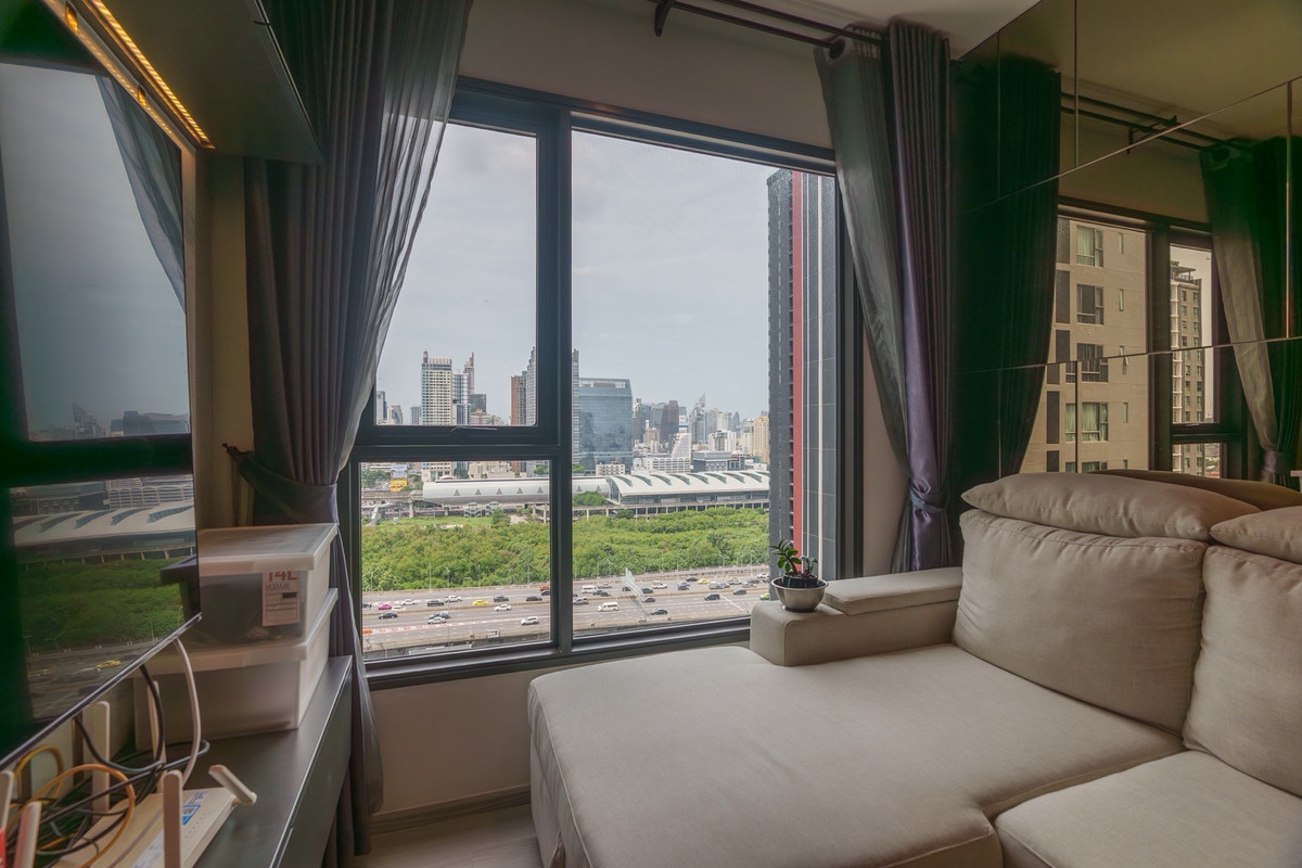 ให้เช่าคอนโดพระราม 9 เพชรบุรีตัดใหม่ RCA : 🔥ให้เช่าด่วน🔥ไลฟ์ อโศก - พระราม 9  วิวเมือง + Airport Rail Link  เฟอร์นิเจอร์ครบพร้อมเข้าอยู่ ติดรถไฟฟ้า เดินทางสะดวก