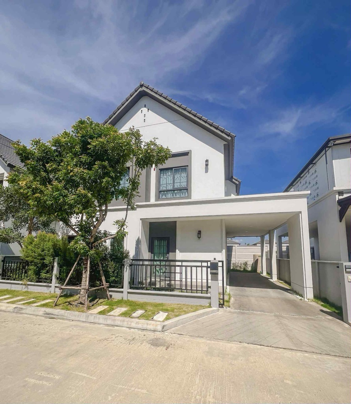 ให้เช่าบ้านบางนา แบริ่ง ลาซาล : For [𝑹𝒆𝒏𝒕] บ้านเดี่ยวหรู โครงการ: Centro Bangna เฟส 2