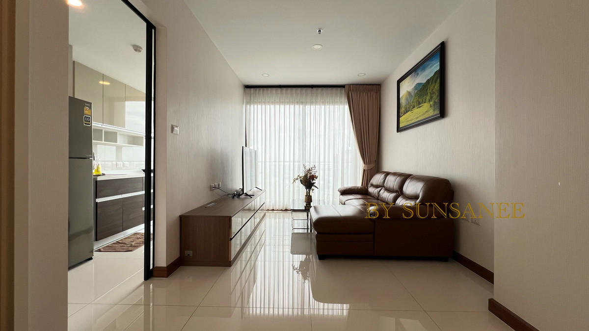 ให้เช่าคอนโดวงเวียนใหญ่ เจริญนคร : Beautiful room in pristine condition — don’t miss out!
Corner unit, conveniently located near Iron Siam Mall.