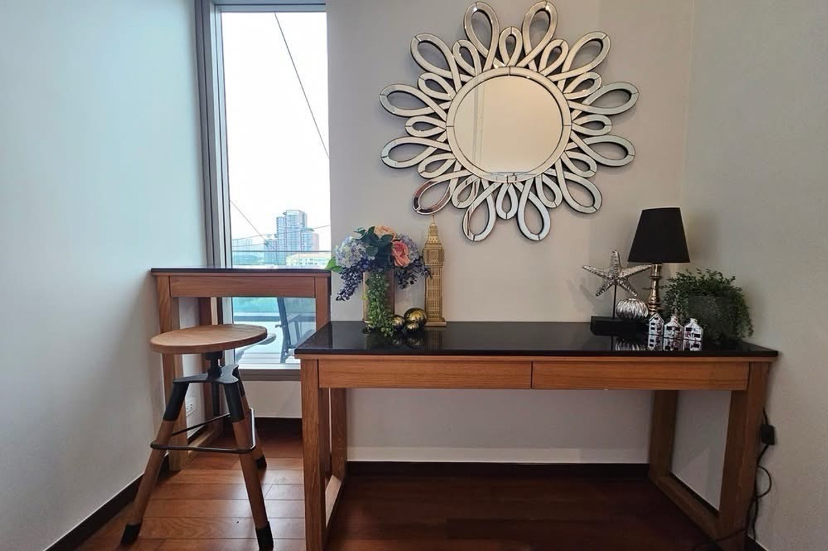ให้เช่าคอนโดสุขุมวิท อโศก ทองหล่อ : pet friendly condo with private pool  in thonglor