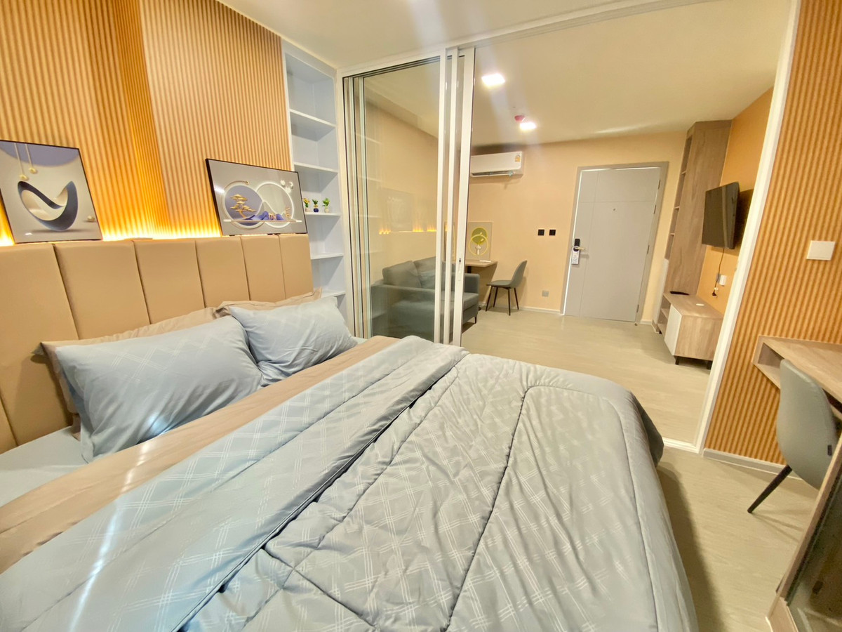 For RentCondoPathum Thani,Rangsit, Thammasat : Kave Town Island, next to Bangkok University, separate kitchen, beautiful built-ins, fully furnished.