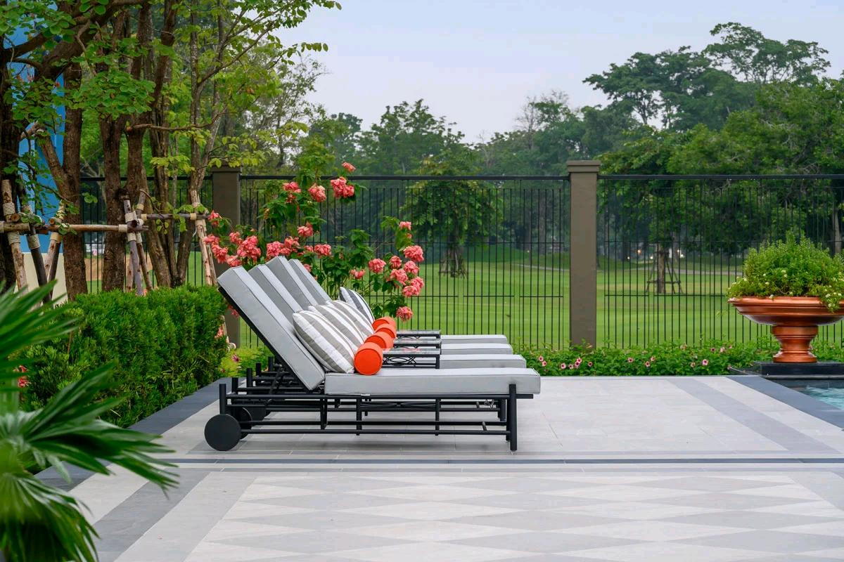 For SaleHousePathum Thani,Rangsit, Thammasat : 𝐒𝐞𝐭𝐭𝐡𝐚𝐬𝐢𝐫𝐢 𝐊𝐫𝐮𝐧𝐠𝐭𝐡𝐞𝐩–𝐏𝐚𝐭𝐡𝐮𝐦𝐭𝐡𝐚𝐧𝐢 𝟐A rare single-detached home with stunning golf-course views — the most exclusive in this area.📱 061-450-0944