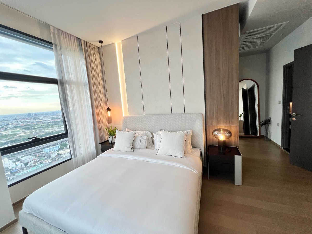 ขายคอนโดราชเทวี พญาไท : 🌇 Luxury Living Above the City — Rare 3-Bedroom Residence @ CONNER Ratchathewi 173 sqm 68 MB