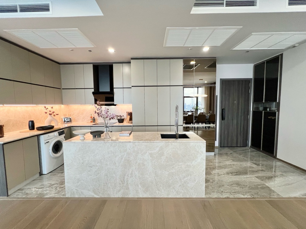 ขายคอนโดราชเทวี พญาไท : 🌇 Luxury Living Above the City — Rare 3-Bedroom Residence @ CONNER Ratchathewi 173 sqm 68 MB