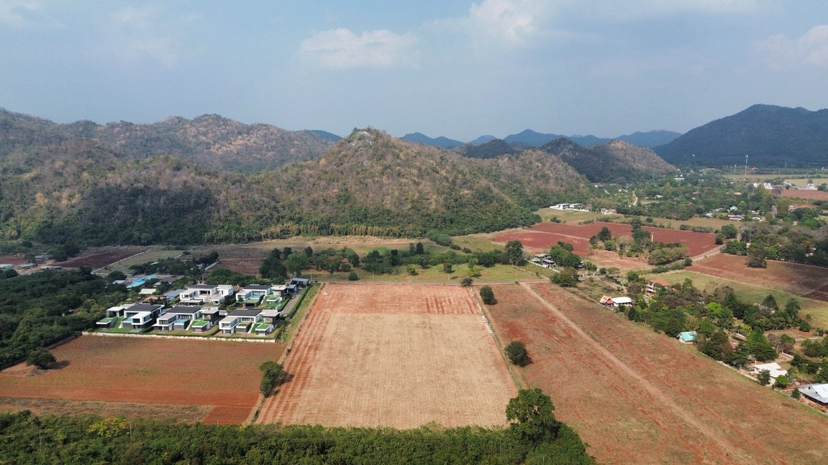 ขายที่ดินปากช่อง เขาใหญ่ : 📍ขายที่ดินเขาใหญ่ 20 ไร่   ( 2 โฉนด / โฉนดละ 10 ไร่  )
💸ไร่ละ 4.5 ลบ.
  (ราคาตลาด5-6 ลบ) 
(ตัดสินใจเร็วต่อรองได้อีก)🎉

📍ทำเล : ธนรัตน์ กม.9 , เขาวง-หนองน้ำแดง