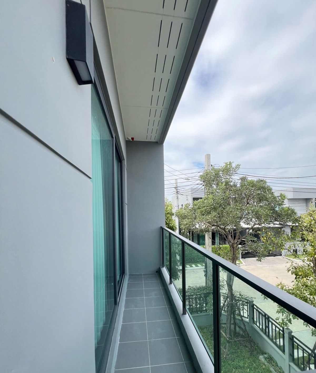 ขายบ้านนวมินทร์ รามอินทรา : 🏡[For Sale] ขายด่วน บ้านเดี่ยว 3 ห้องนอน หลังมุม หมู่บ้านเซนโทร รามอินทรา–จตุโชติ 2 (Centro Ramindra–Chatuchot 2) สภาพใหม่ พร้อมอยู่