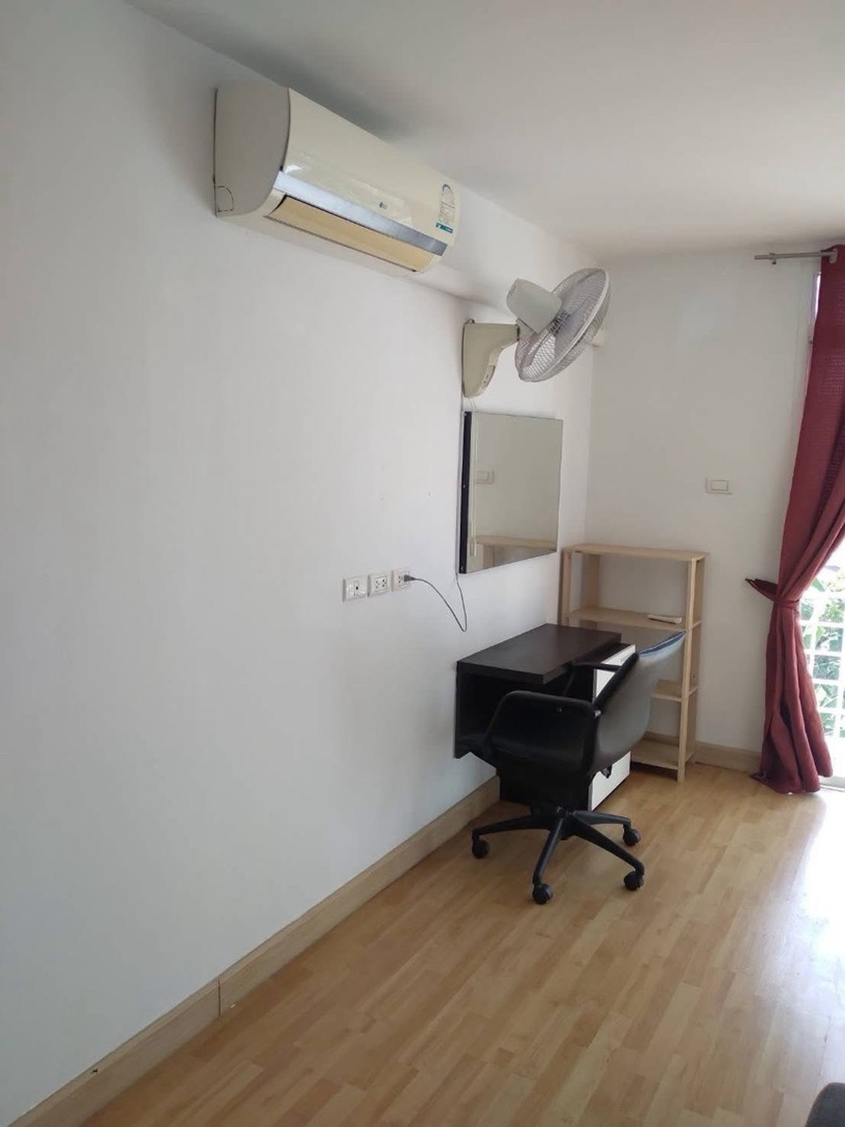 ขายคอนโดลาดพร้าว เซ็นทรัลลาดพร้าว : ขาย G One Condo ลาดพร้าว ซอย 1 ห้องมุม