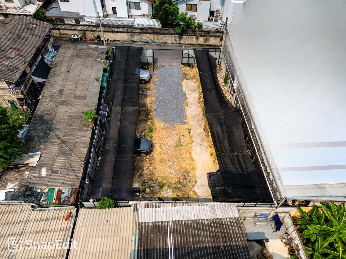 ขายที่ดินสุขุมวิท อโศก ทองหล่อ : 📢👇ที่ดิน ทำเลศักยภาพสูงใจกลางทองหล่อ! แปลงสวยรูปสี่เหลี่ยมผืนผ้า สัดส่วนหน้า–ลึกลงตัว พัฒนาได้หลากหลาย ไม่ว่าจะสร้างบ้าน อพาร์ตเมนต์ หรือโฮมออฟฟิศ เหมาะทั้งเพื่ออยู่อาศัยและการลงทุนในอนาคต