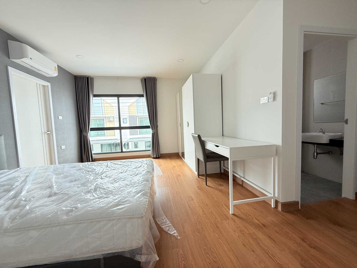 TownhomePattaya, Bangsaen, Chonburi : Corner Townhome for Sale: Villa Forest Project, 147 sqm, near Ban Bueng Hospital