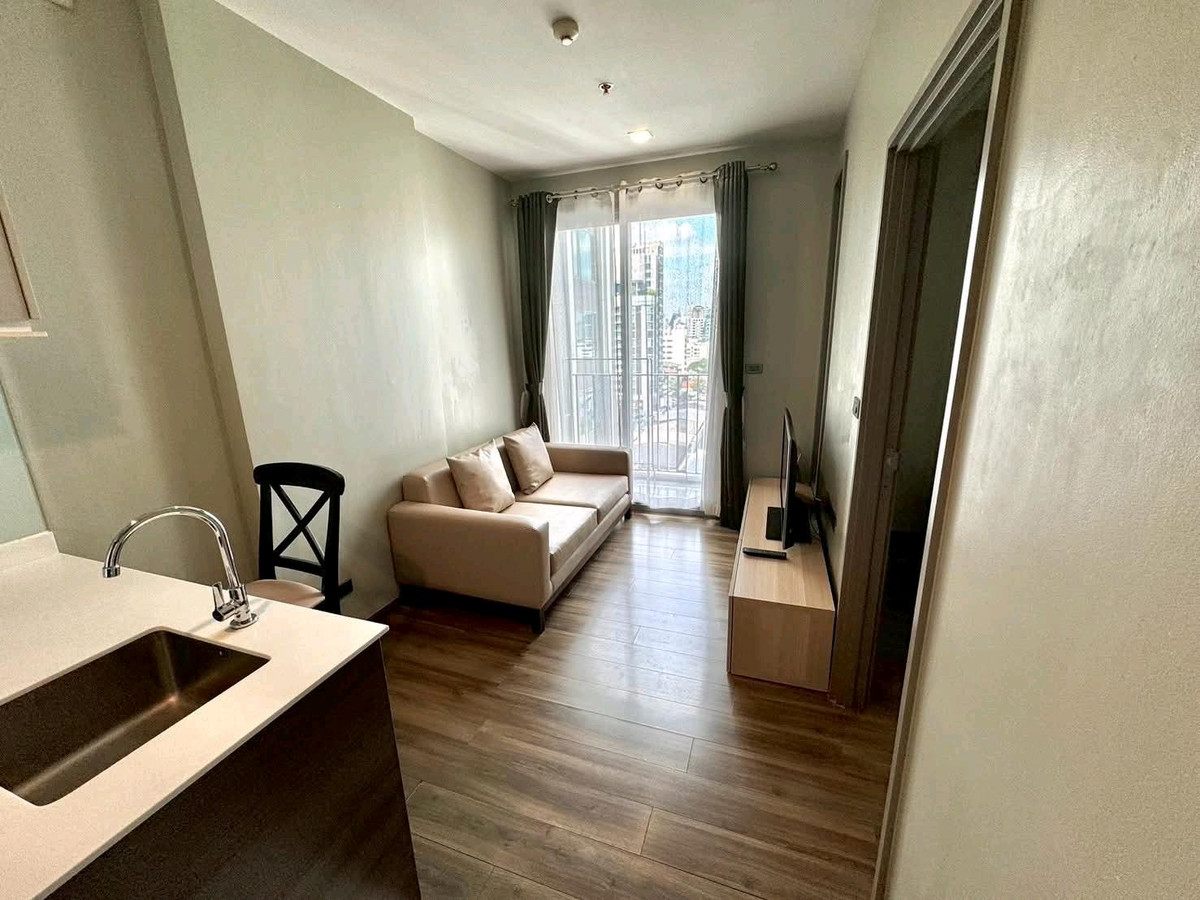For RentCondoSukhumvit, Asoke, Thonglor : 🌟 Beautiful room in Ekkamai, good location, convenient travel, ready to move in immediately.