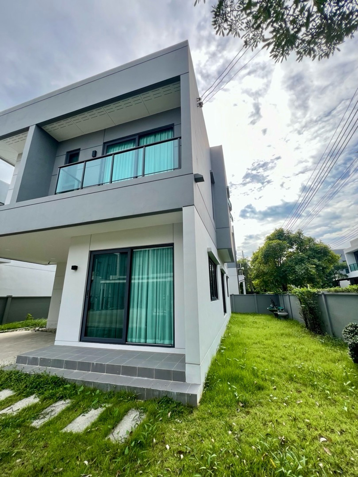 ขายบ้านนวมินทร์ รามอินทรา : 🏡[For Sale] ขายด่วน บ้านเดี่ยว 3 ห้องนอน หลังมุม หมู่บ้านเซนโทร รามอินทรา–จตุโชติ 2 (Centro Ramindra–Chatuchot 2) สภาพใหม่ พร้อมอยู่