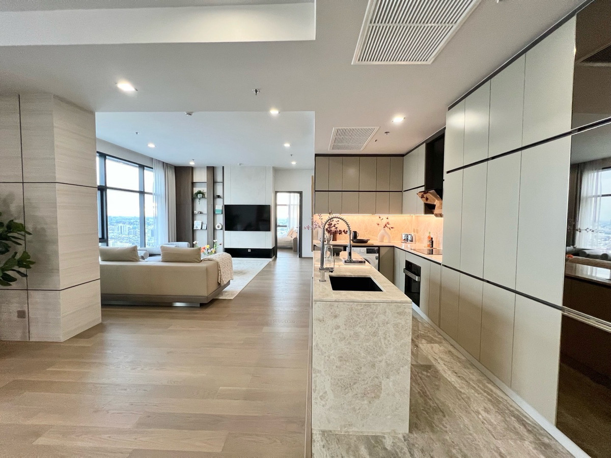 ขายคอนโดราชเทวี พญาไท : 🌇 Luxury Living Above the City — Rare 3-Bedroom Residence @ CONNER Ratchathewi 173 sqm 68 MB