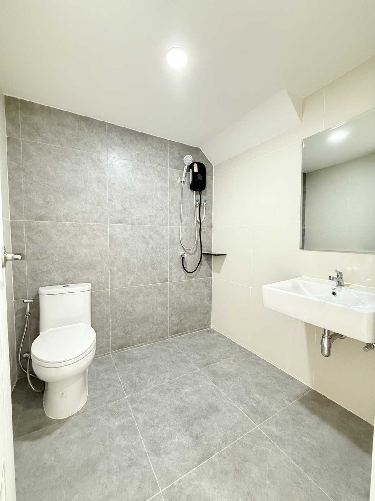 TownhomePattaya, Bangsaen, Chonburi : Corner Townhome for Sale: Villa Forest Project, 147 sqm, near Ban Bueng Hospital