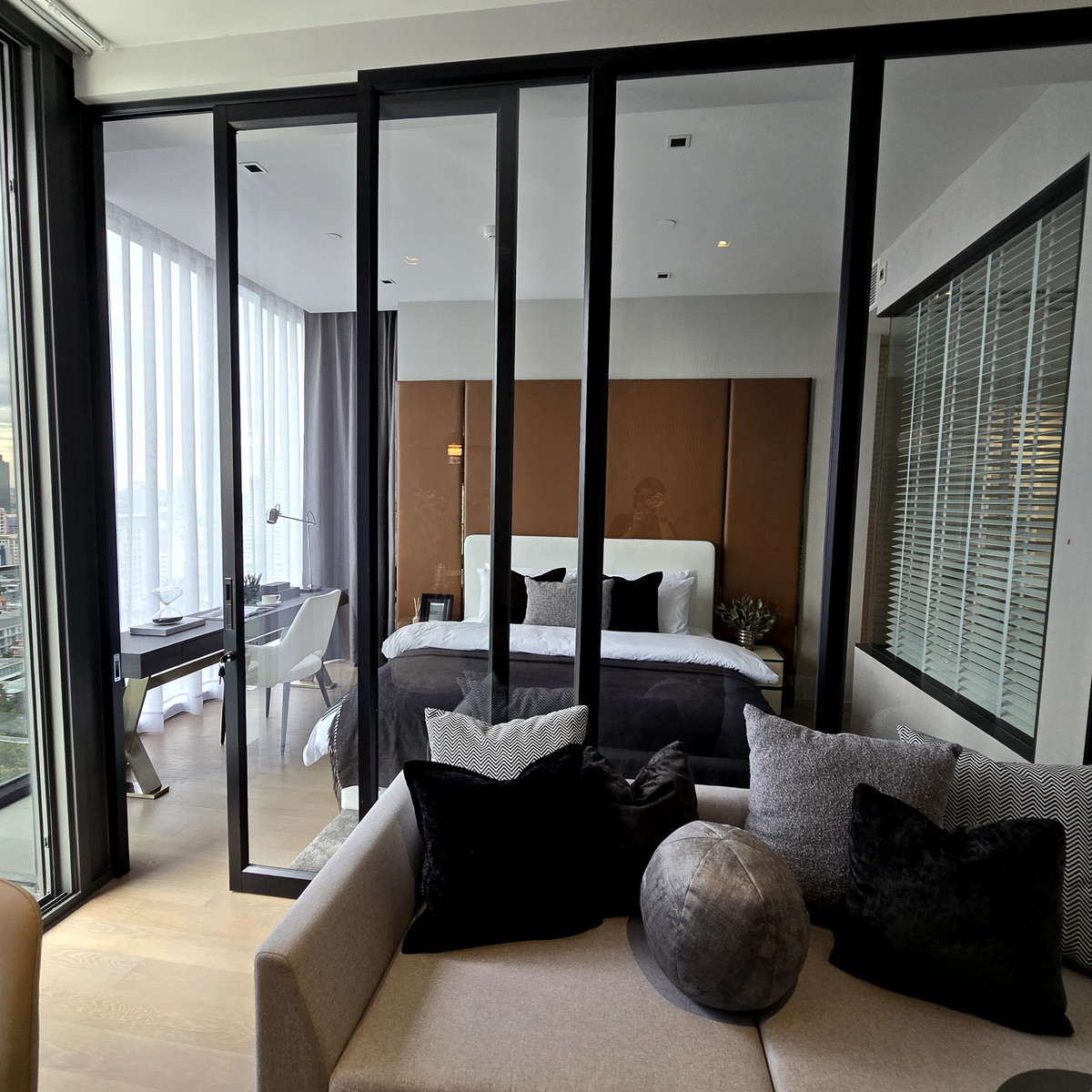 For SaleCondoSilom, Saladaeng, Bangrak : Urgent Ashton silom 49.xxsq.m. 1bed XL, high floor, river view, fully decorated, only 11.19mb. Tel. 0957615782