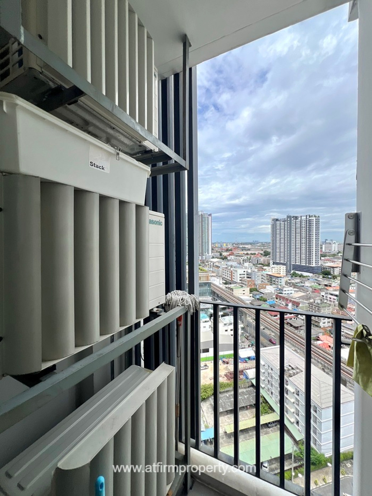 ขายคอนโดบางซื่อ วงศ์สว่าง เตาปูน : 📢📢For Sale The Tree Interchange (2 Bed 58 ตร.ม/5.1 ล้าน) ชั้น 20 ติดห้างเกตเวย์บางซื่อ ใกล้รถไฟฟ้า MRT/สนใจสอบถามได้นะคะ Line ID = atfirm2010💖💖