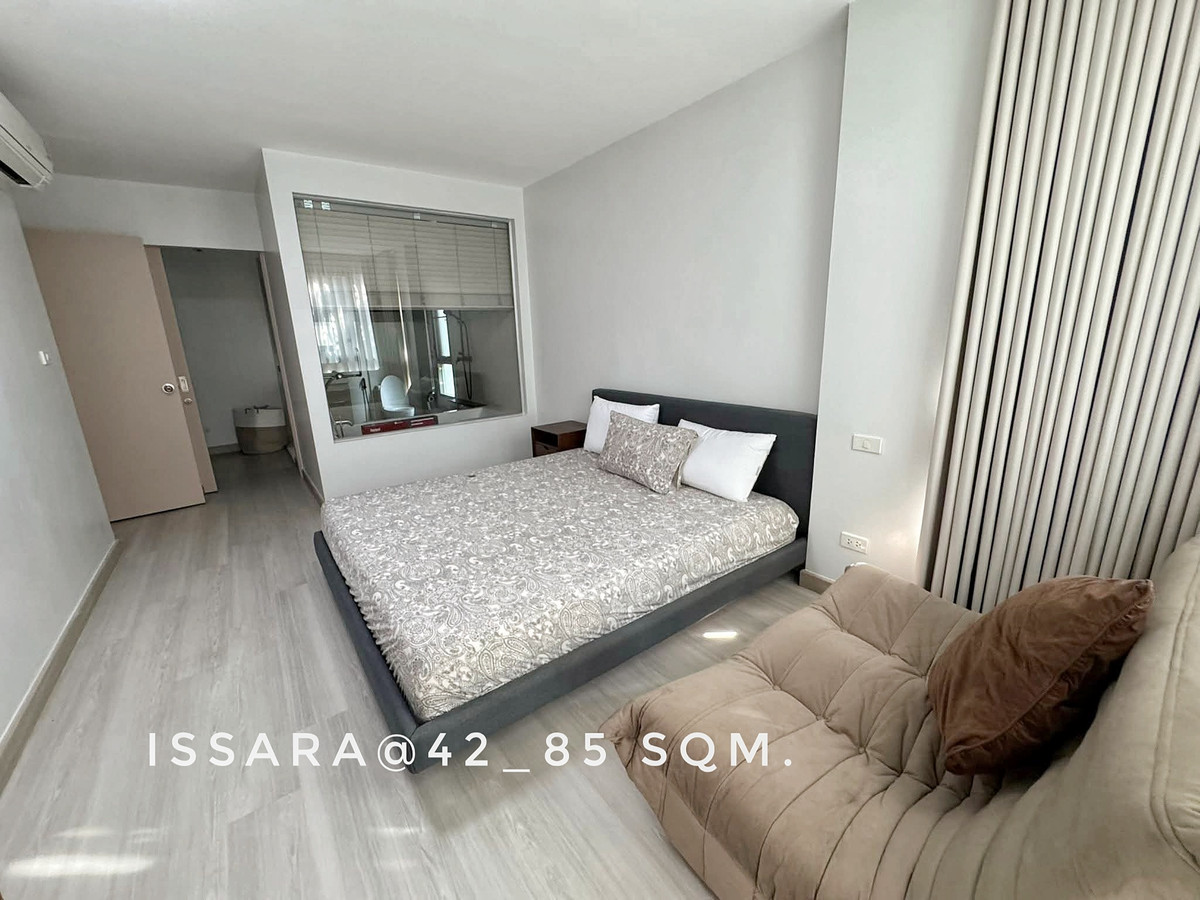 ให้เช่าคอนโดสุขุมวิท อโศก ทองหล่อ : 🎉For RENT-Issara@42  low-rise condo 2 bedrooms near Gateway Ekamai, BTS Ekkamai, Ekkamai Corner, Expressway