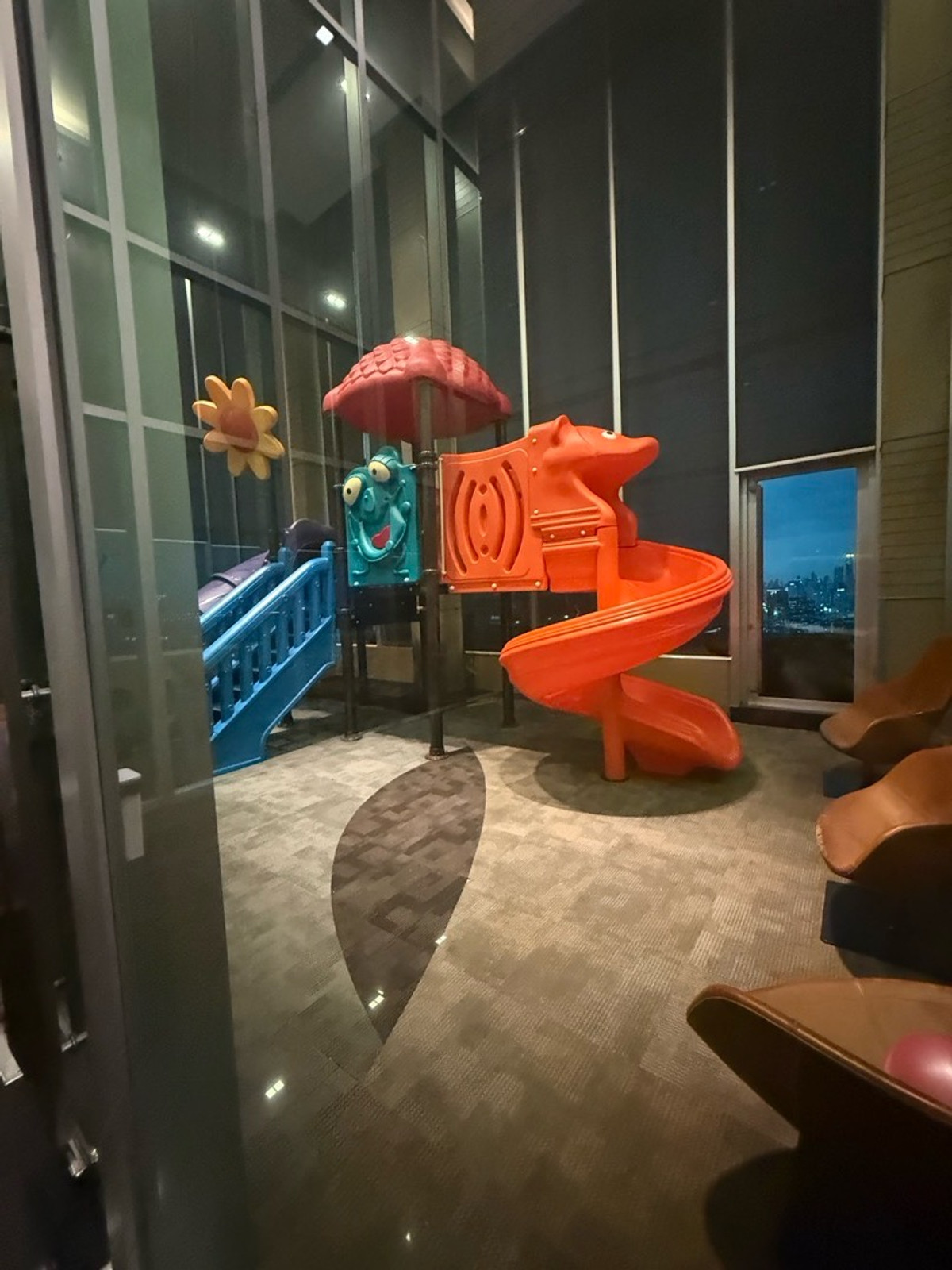 ขายคอนโดสะพานควาย จตุจักร : ขายด่วน ถูกสุดมนตึก วิวจึ้งรอบด้าน 2B1B 60 Sqm call 0968516616